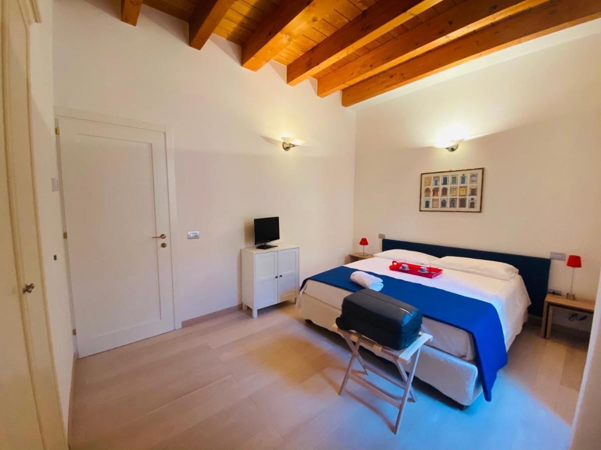 Ng Guest House Il Ris 사사리 외부 사진