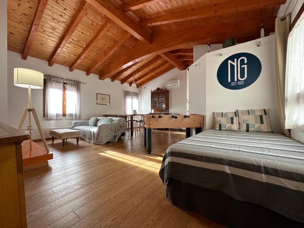 Ng Guest House Il Ris 사사리 외부 사진