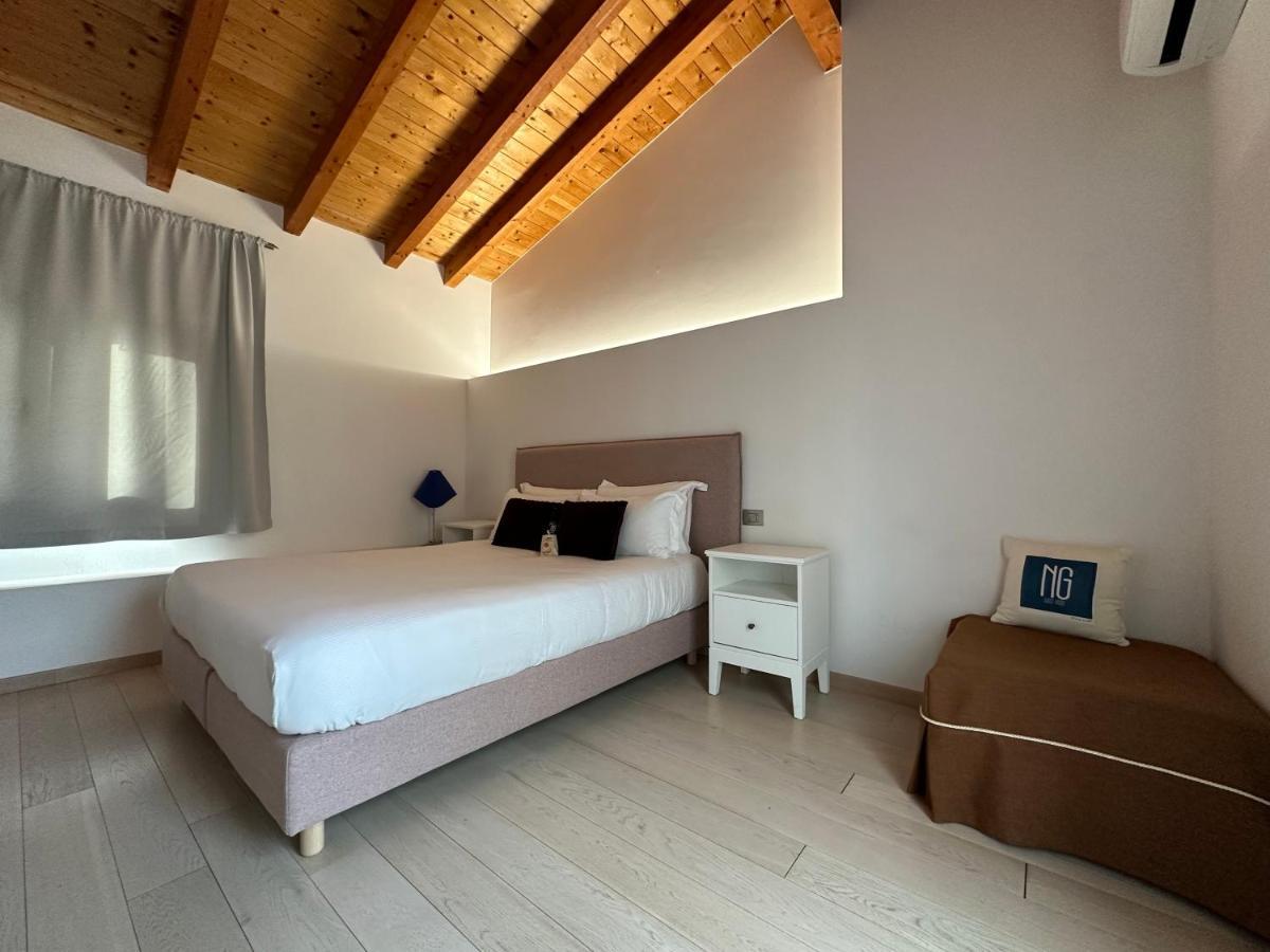 Ng Guest House Il Ris 사사리 외부 사진