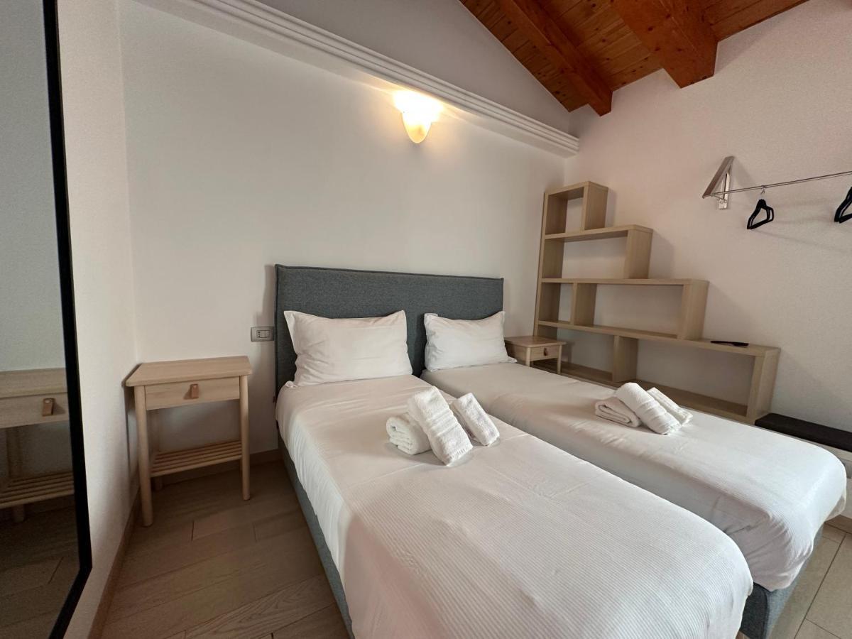 Ng Guest House Il Ris 사사리 외부 사진
