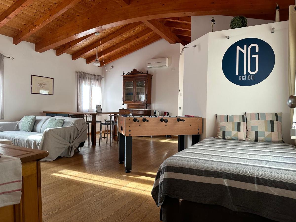 Ng Guest House Il Ris 사사리 외부 사진