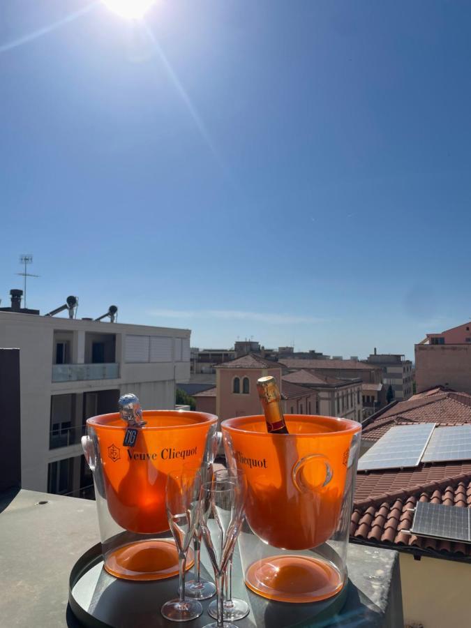 Ng Guest House Il Ris 사사리 외부 사진