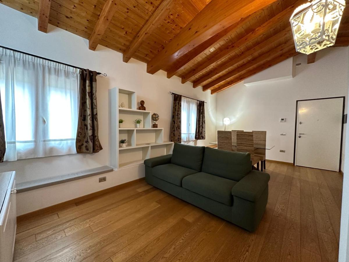 Ng Guest House Il Ris 사사리 외부 사진